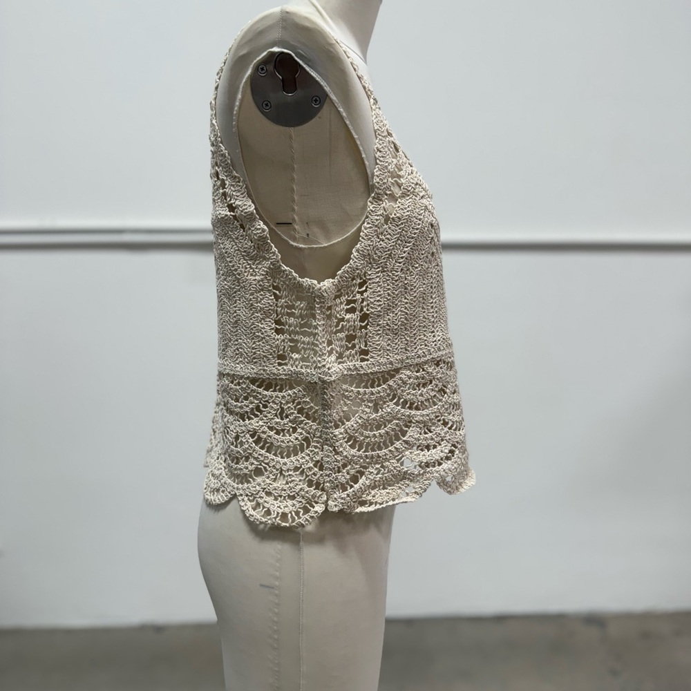BLUE TASSEL: NWOT Crochet Lace Tank Top - Picture 7 of 9